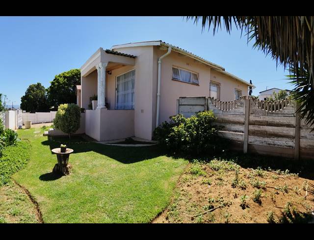 3 BEDROOM FREEHOLD FOR SALE IN SCHEEPERSHOOGTE